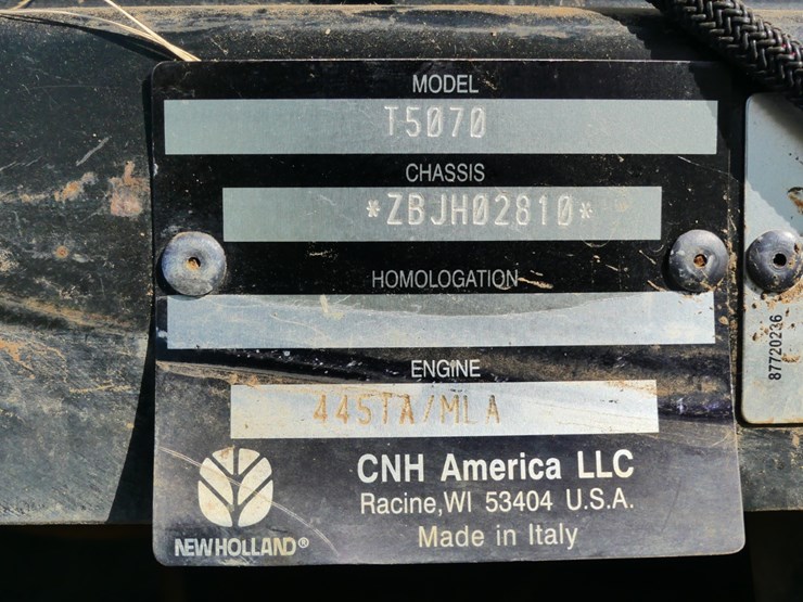 new-holland-t5070-image-16