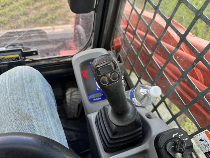 kubota-svl75-2-image-12