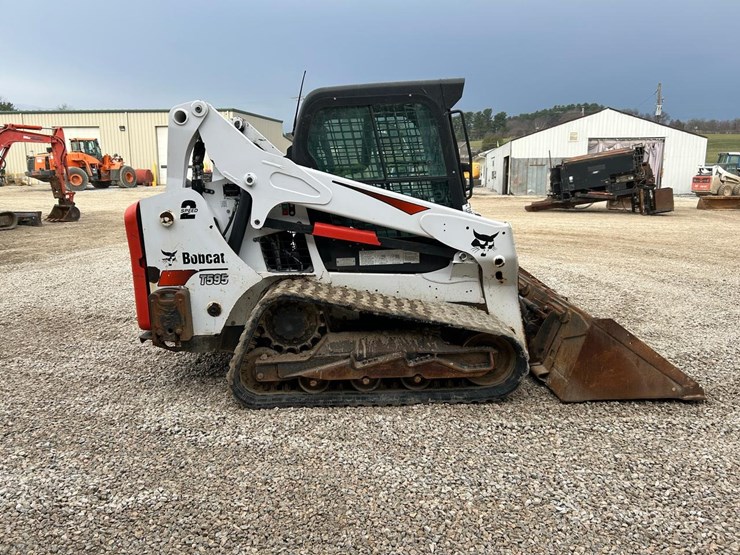 2019-bobcat-t595-image-5