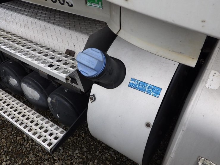 2011-volvo-vnl-t/a-truck-tractor-image-15