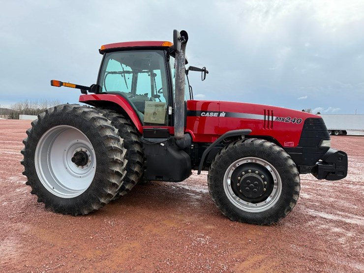 case-ih-mx240-image-1