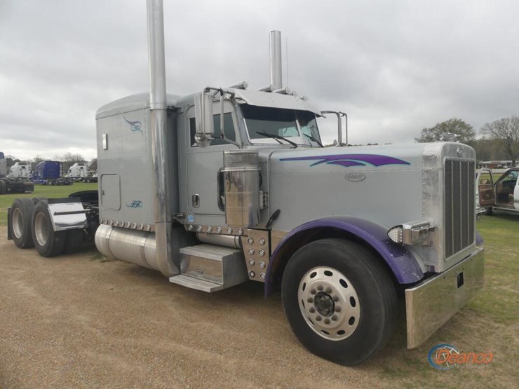 2005-peterbilt-379-image-1