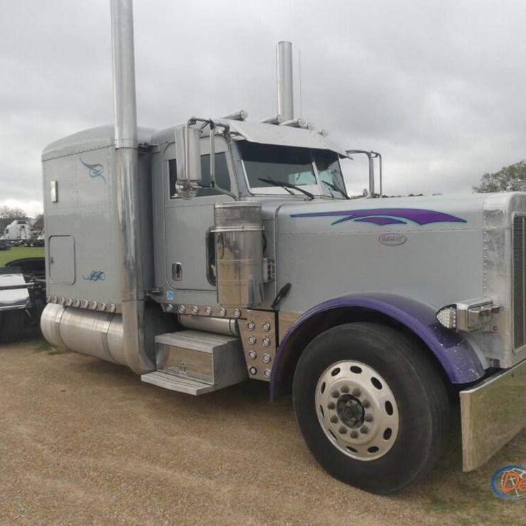2005 PETERBILT 379