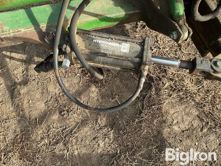 john-deere-220-image-11