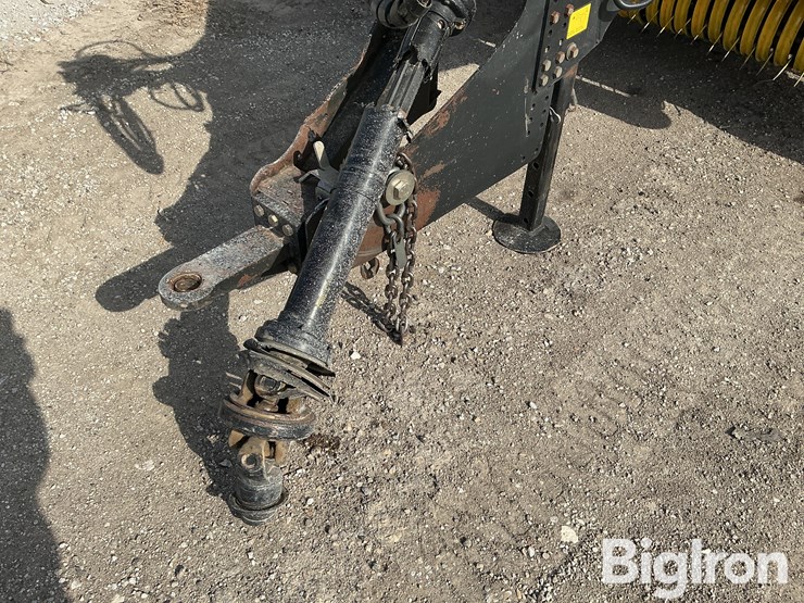 2013-new-holland-330-image-10