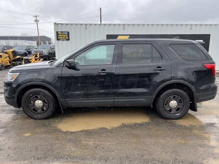 2018-ford-explorer-image-7