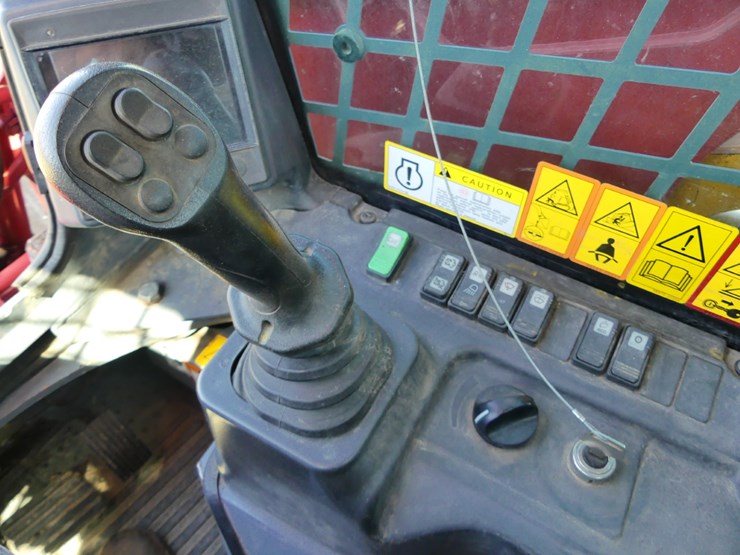 2022-takeuchi-tl12r2-image-13