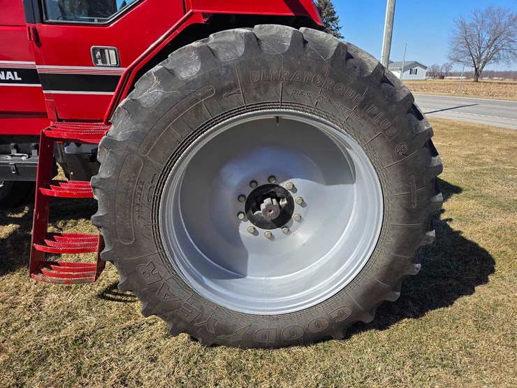 ih-5288-tractor-image-15