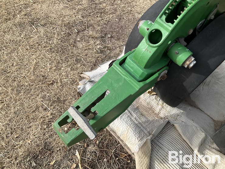 john-deere-12-image-16