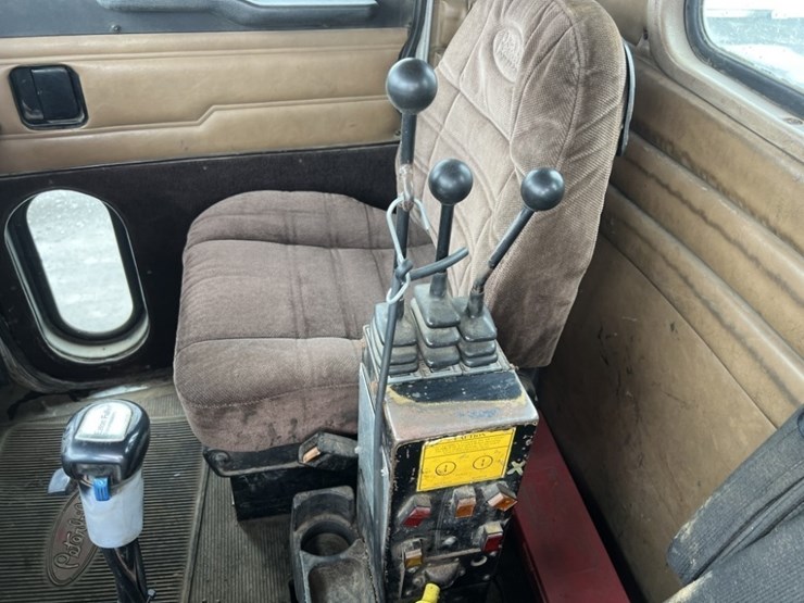 1996-peterbilt-378-image-31