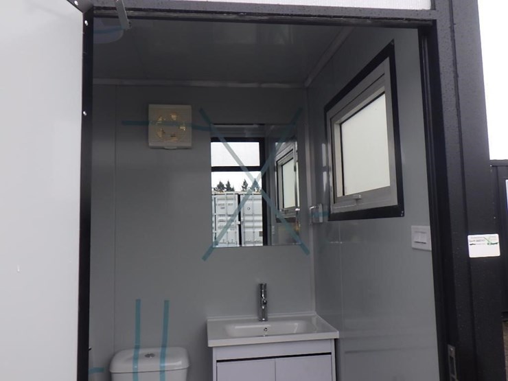 portable-toilet-w/-shower-image-6