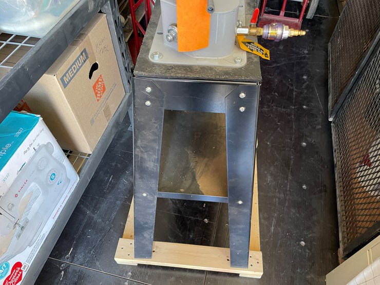 #1491-•-central-pneumatic-paint-shaker-(offsite-in-el-paso)-image-5