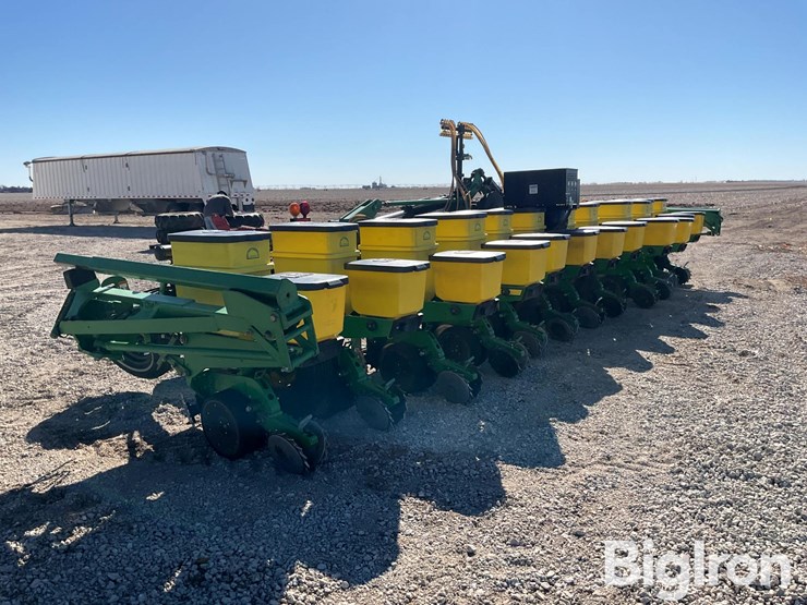 john-deere-7300-image-5