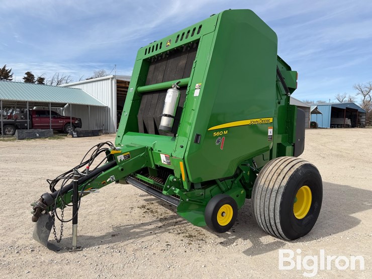 2023-john-deere-560m-image-1