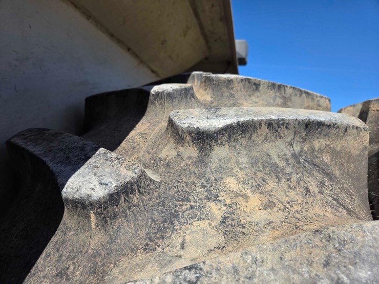 case-2290-tractor-image-41