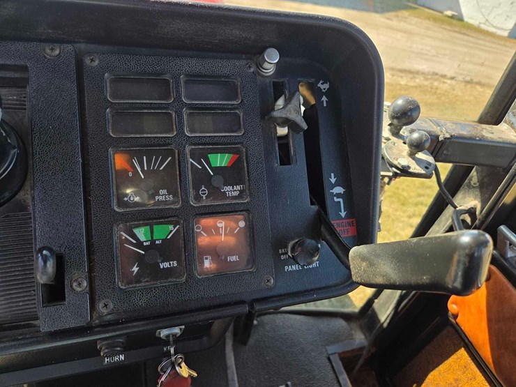 ih-5288-tractor-image-64