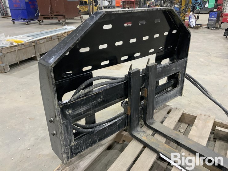 2025-massey-ferguson-730-image-12