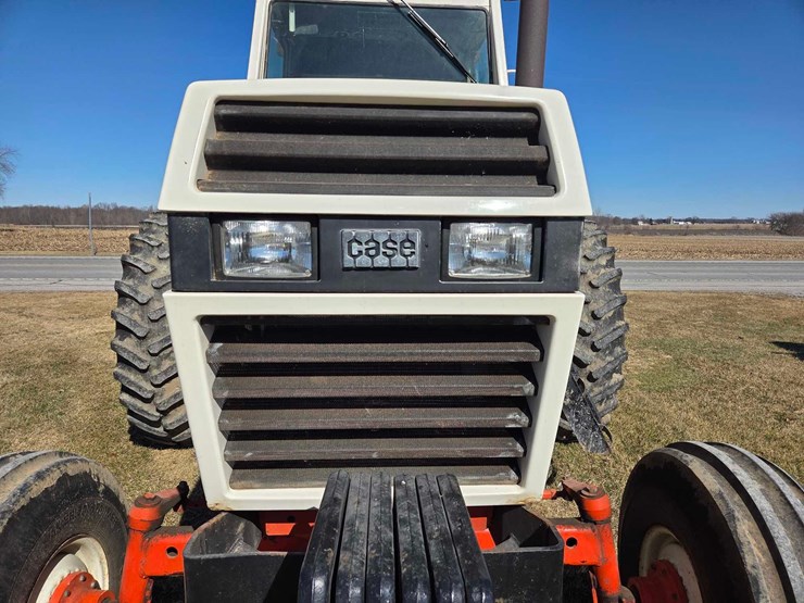 case-2290-tractor-image-35