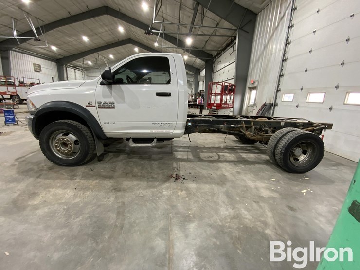 2013-massey-ferguson-730-image-8