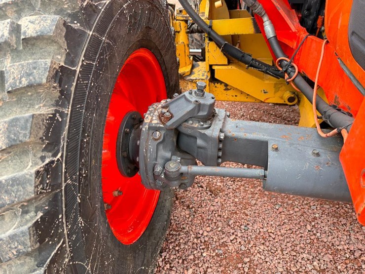 2005-kubota-la1301s-image-47
