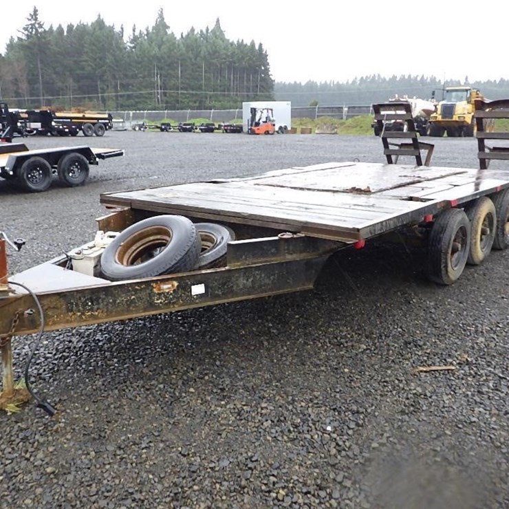 2010 Hmde 14' 3 Axle Flatbed Trailer