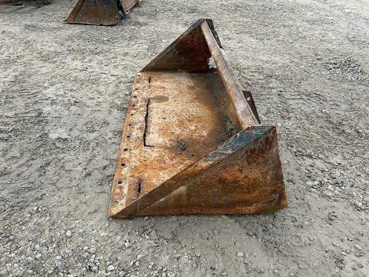 skid-steer-4-1-bucket-image-2