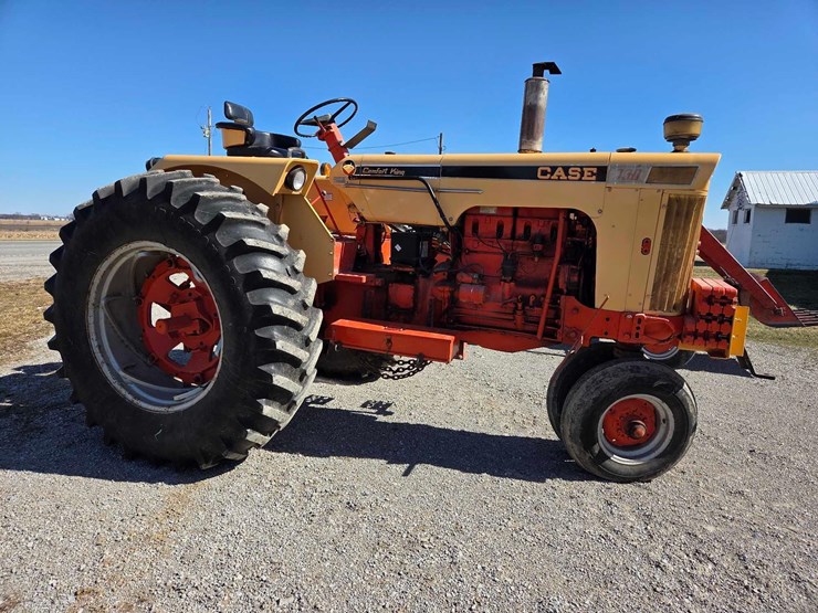 case-730-comfort-king-tractor-image-2