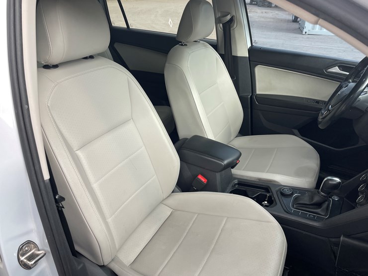 2019-volkswagen-tiguan-se-image-24