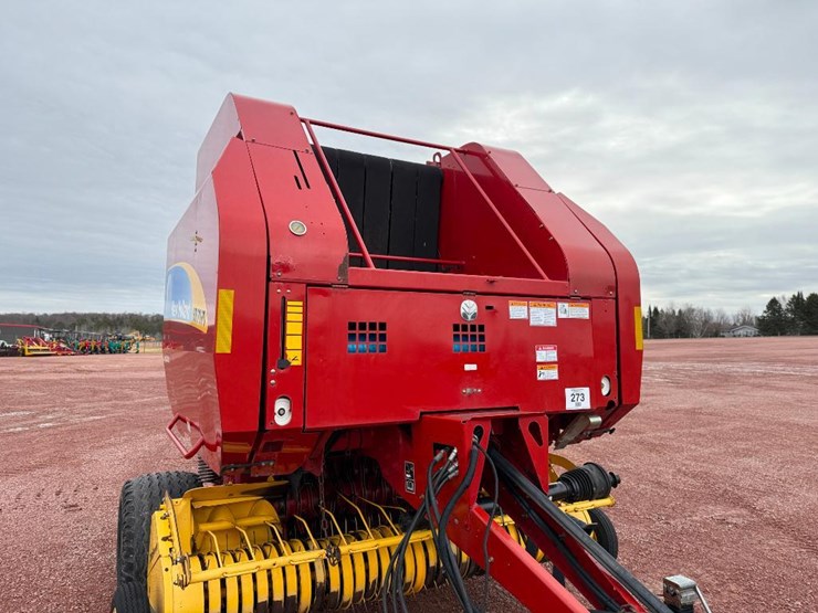 new-holland-br7070-image-14