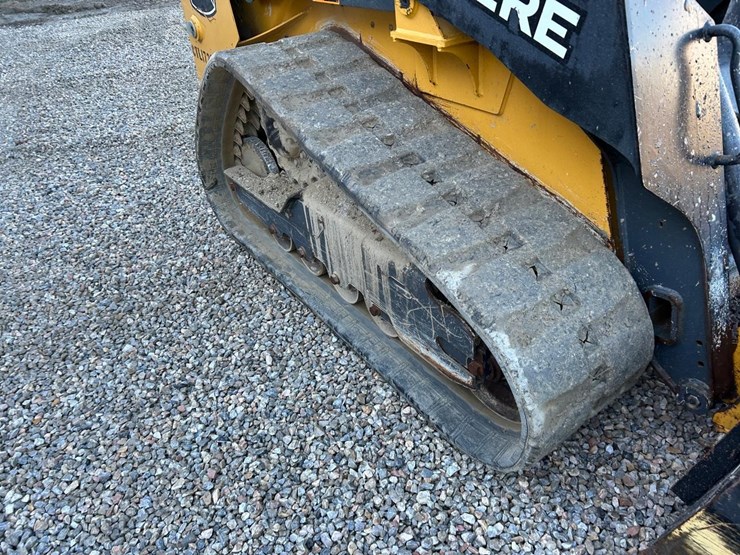 2020-deere-317g-image-13