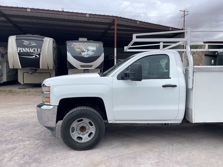 2015-chevrolet-silverado-2500-image-15