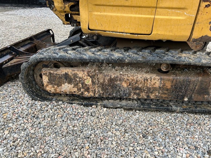 caterpillar-303-image-16