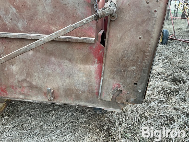 new-holland-83788-forage-wagon-image-14