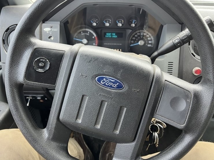 2011-ford-f550-image-37
