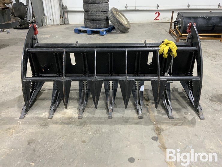 2025-massey-ferguson-730-image-2