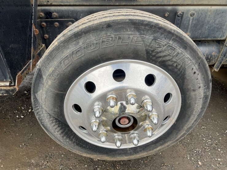 1996-peterbilt-378-image-15