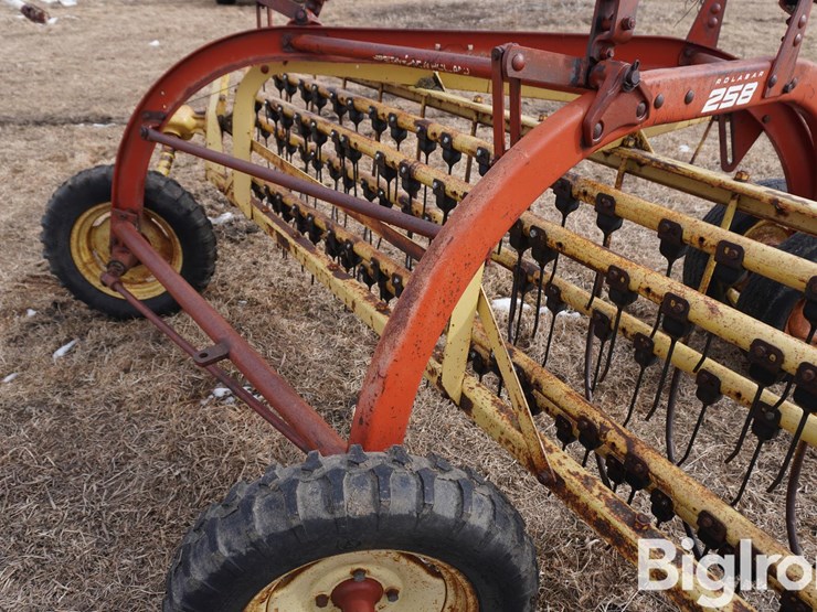 new-holland-258-image-15