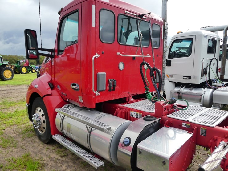 2018-kenworth-t680-image-8