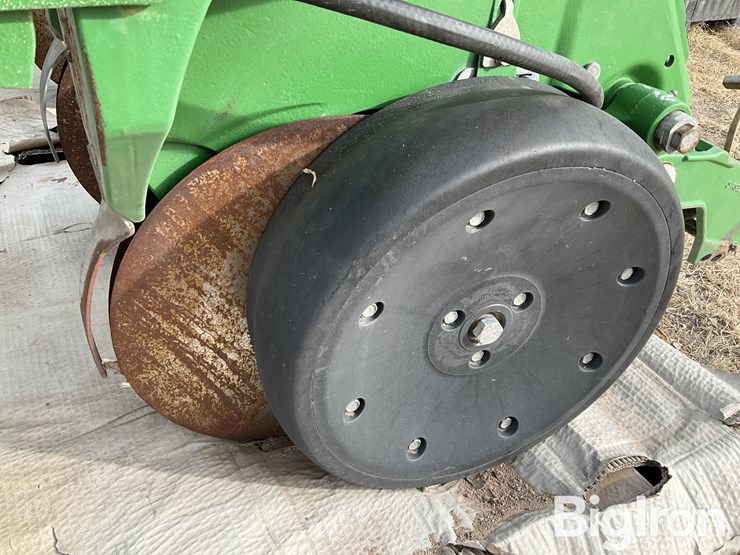 john-deere-12-image-12