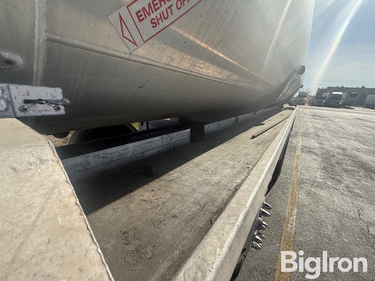 2014-peterbilt-389-image-19