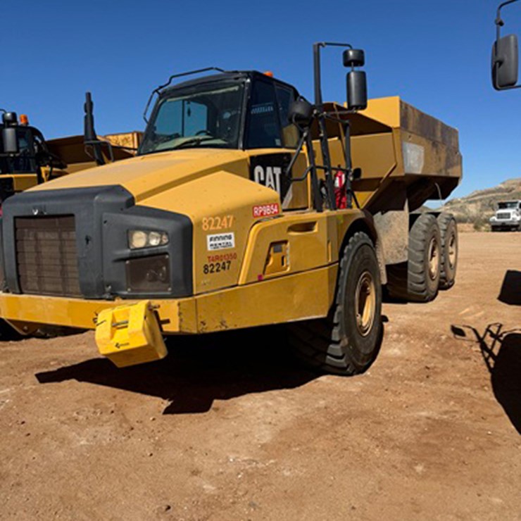 2012 CATERPILLAR 740B