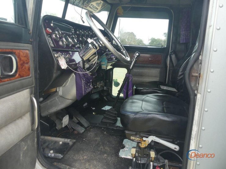 2005-peterbilt-379-image-14