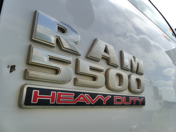 2016-dodge-ram-5500-image-19