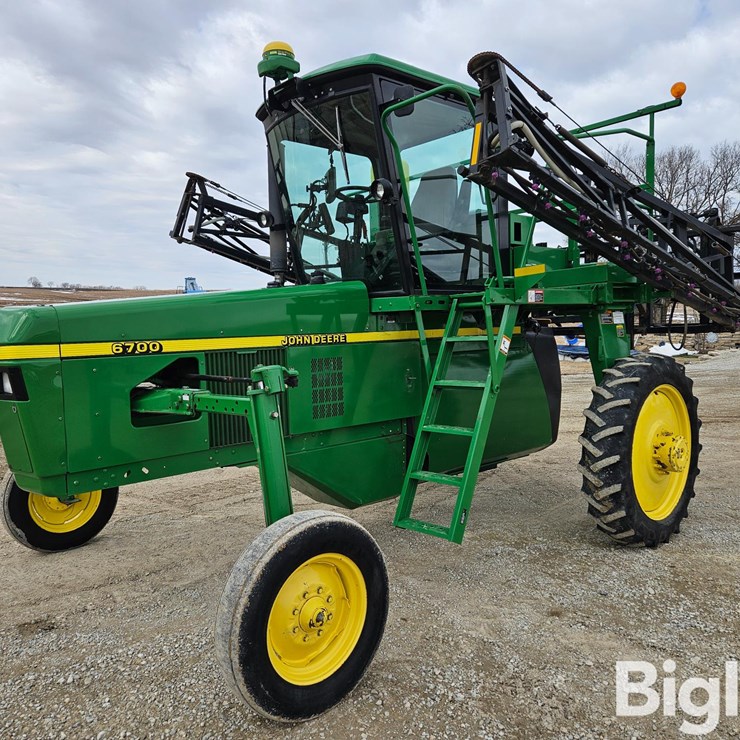 2006 JOHN DEERE 6700
