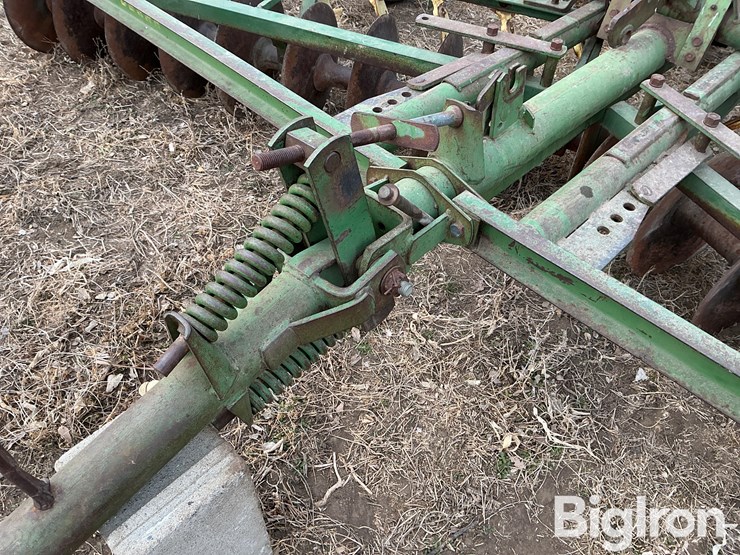 john-deere-bw-image-10