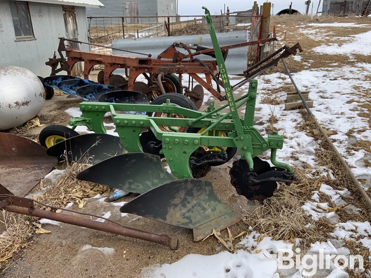 john-deere-810-image-4