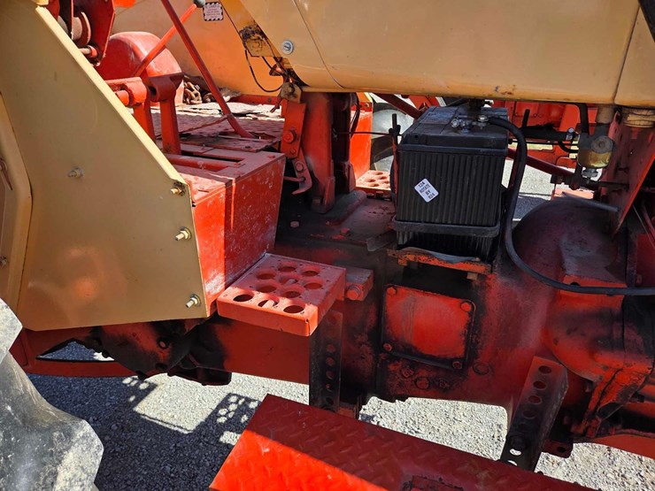 case-730-comfort-king-tractor-image-47