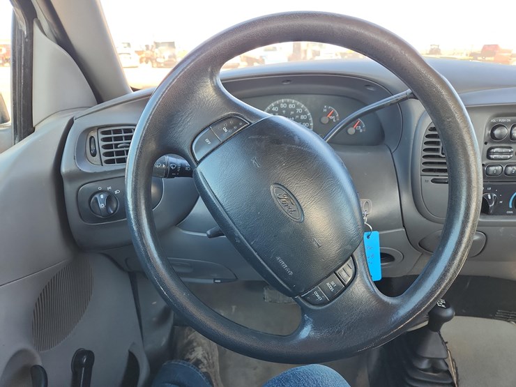 1997-ford-f150-xl-image-8