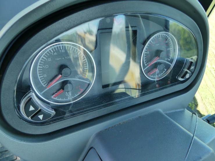 2017-versatile-260-image-19