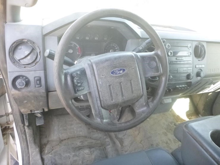 2011-ford-f550-image-12